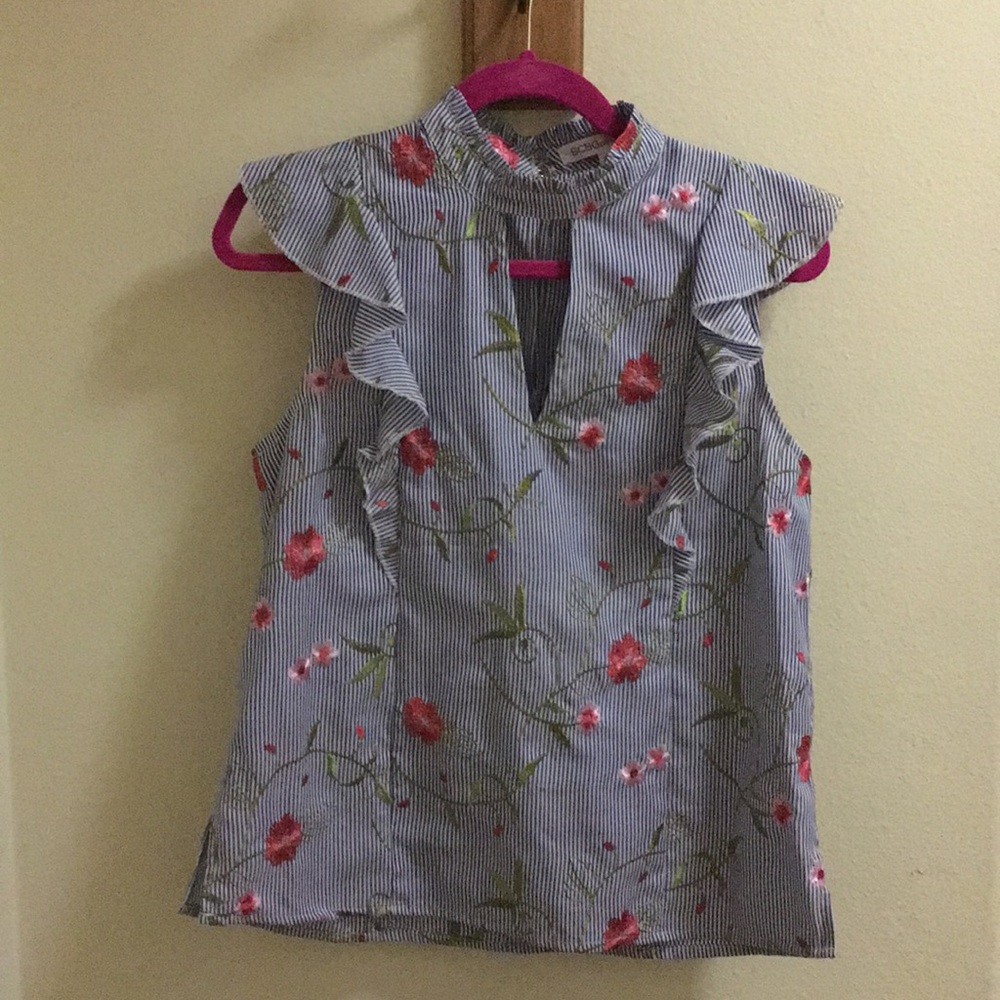 BCBG Top Size Small